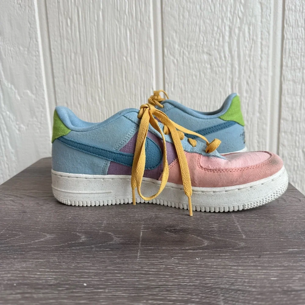 Nike Air Force 07 LV8 Sun Club Sneakers